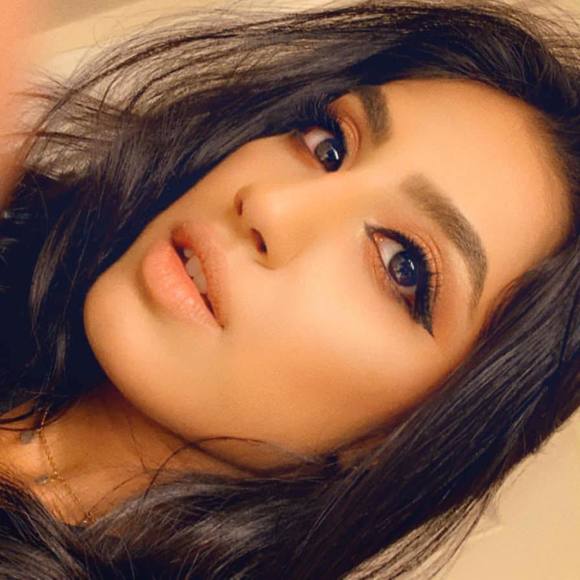 Meet your Posher, Sarah - Picture 1 of 1